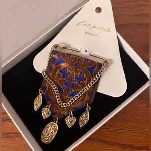 FREE PEOPLE  Heirloom Brooch - Gold/Black